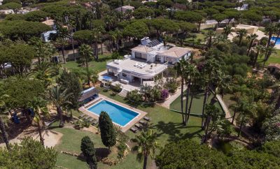 Why Rent a Villa in the Algarve Instead of a Hotel